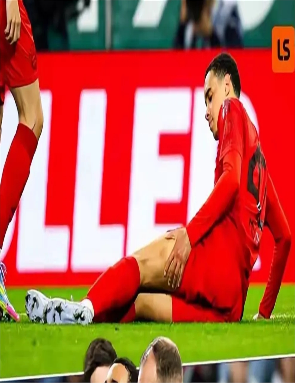 九游官网下载app下载-球员之间发生口角，场上火药味十足(球员kj)